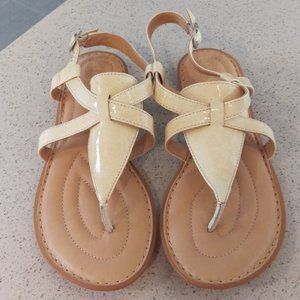 Born Crown size 7 leather sandals